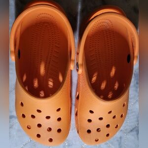 Rebound Crocs Orange Size 8 Women 7 Men